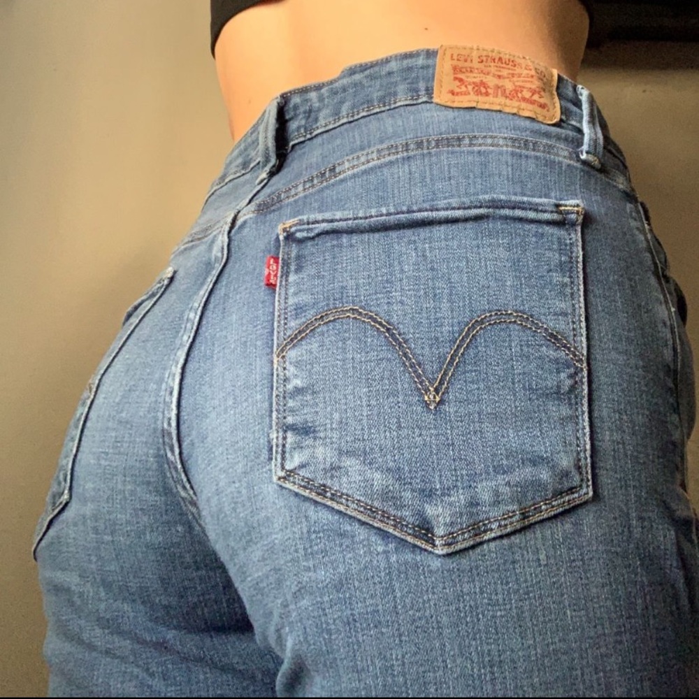 Levi’s Mid Rise Skinny Jeans